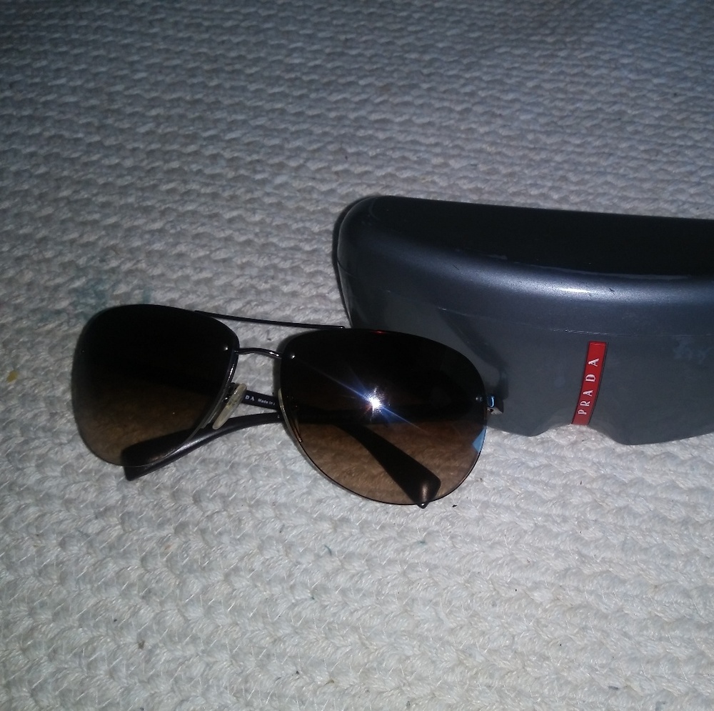 *Authentic EUC Men or Women Prada 😎